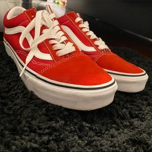 7.5 US Men / 9 US Women